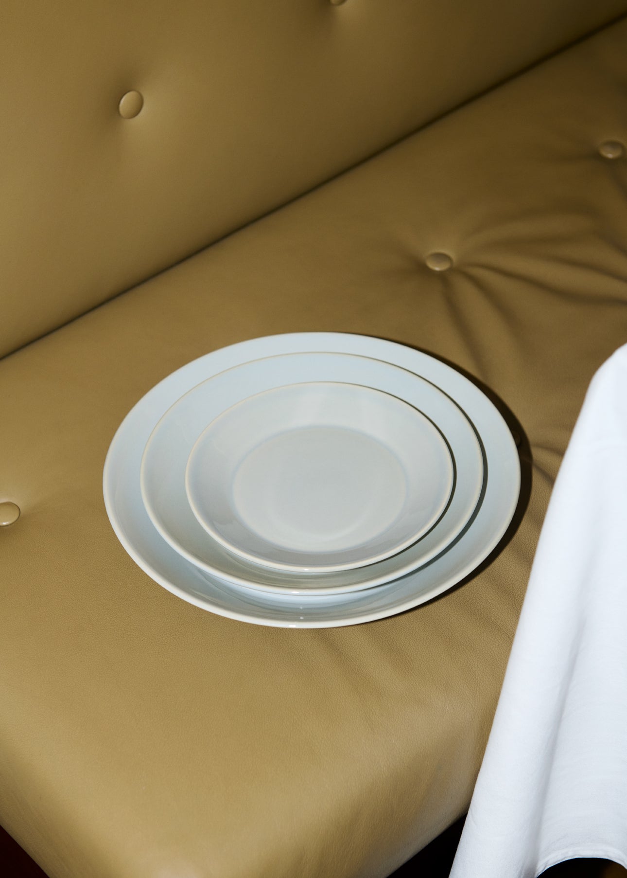 Ice Blue Memphis Tableware