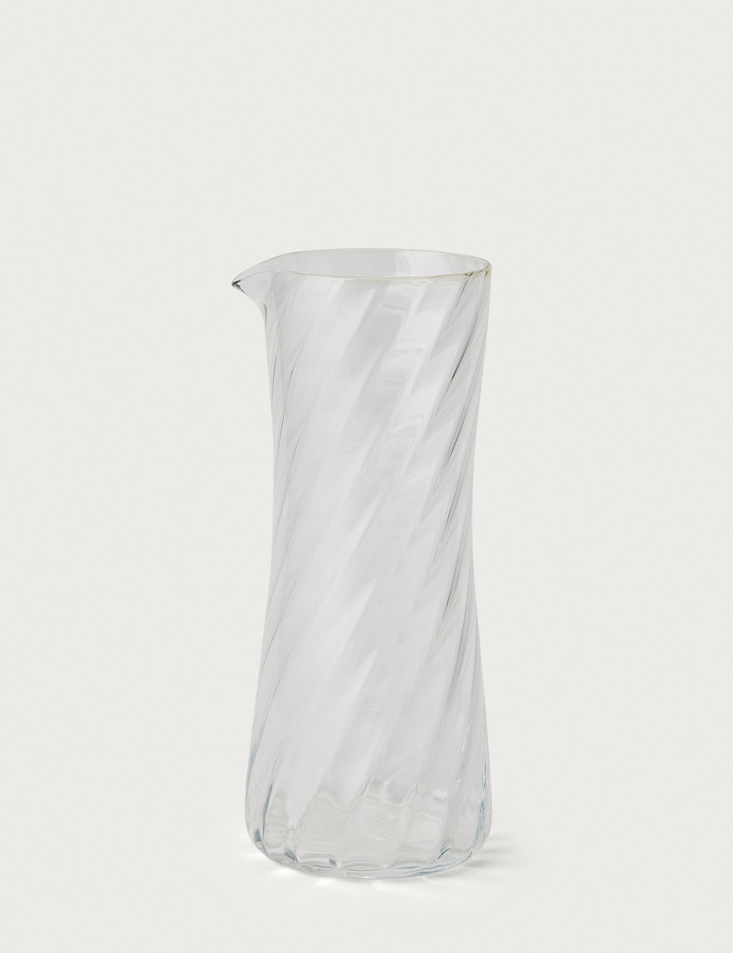 Stilleben Concave Carafe⼁Swirl Carafe Clear