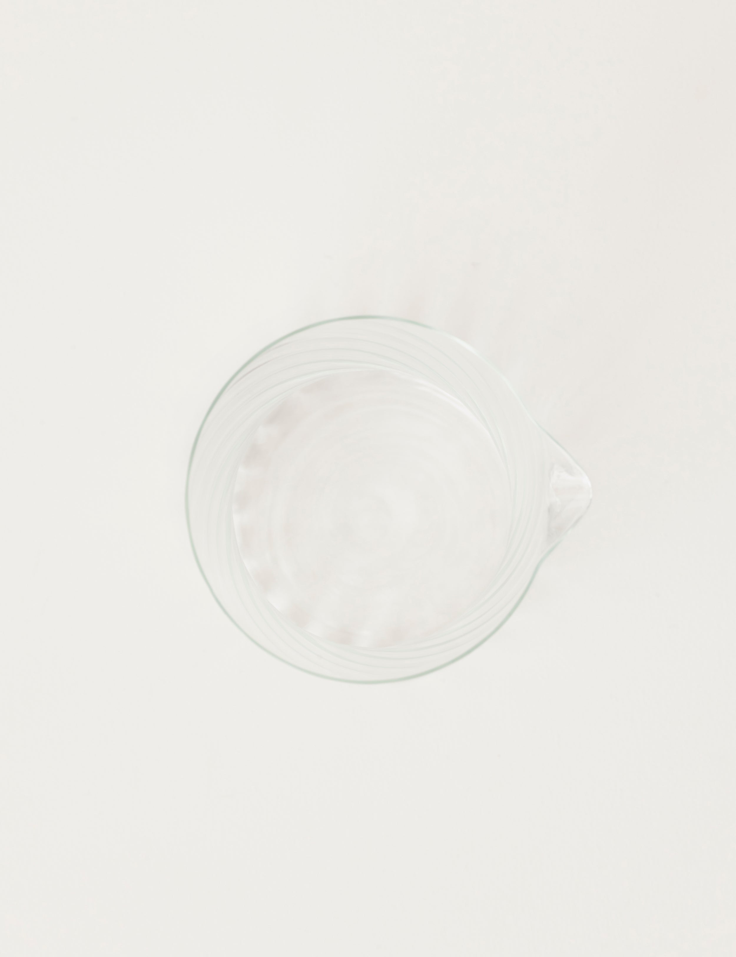 Stilleben Concave Carafe⼁Swirl Carafe Clear