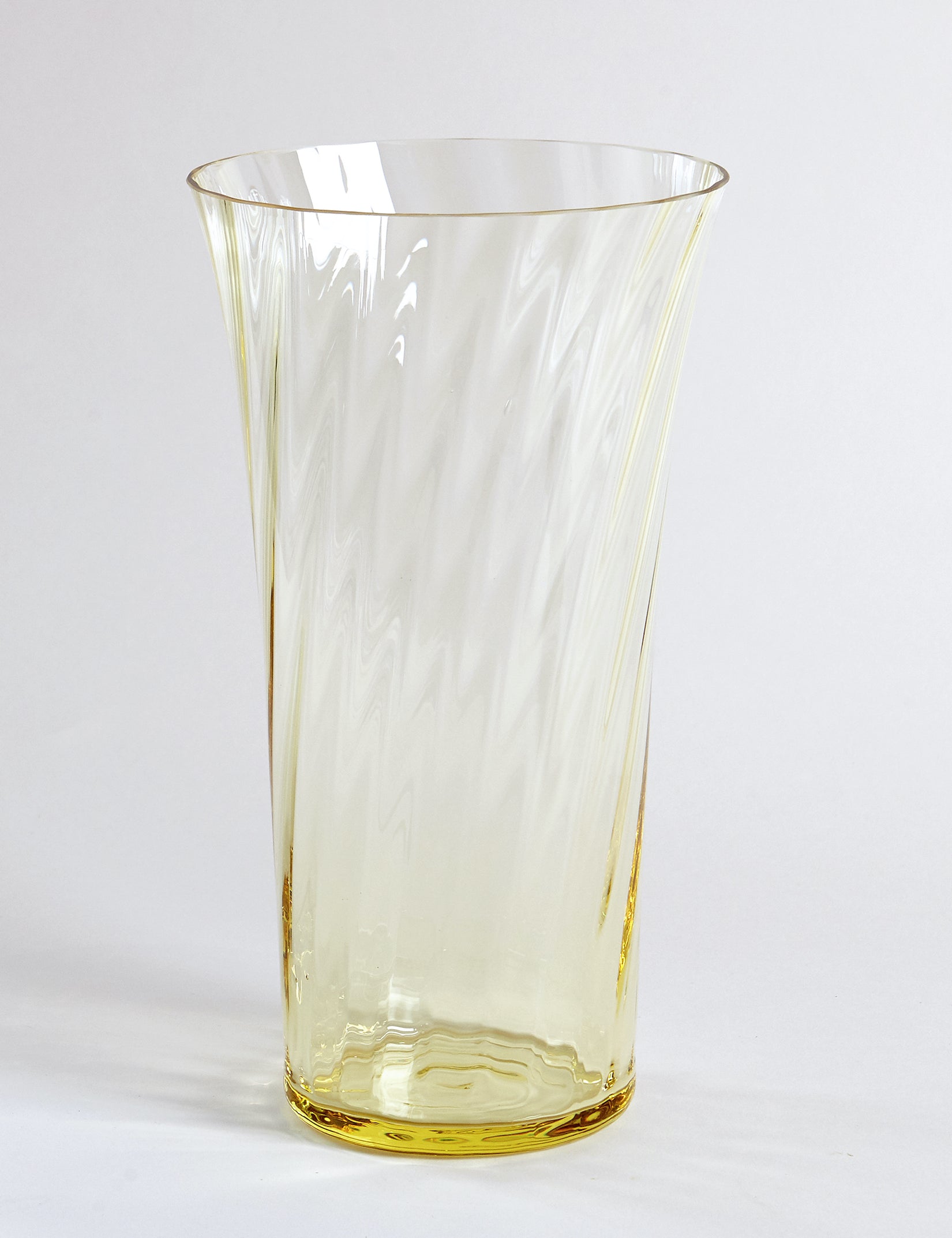 Stilleben Concave Vase - 28 cm⼁Swirl Vase Citrin