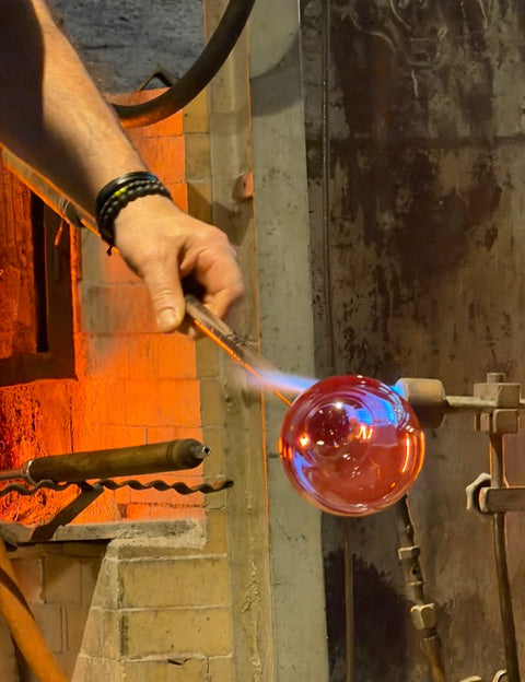 The making of mouth-blown glass - visiting our factory from 1712