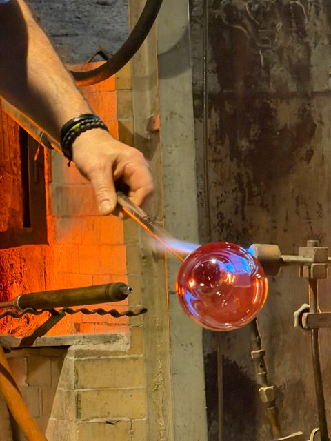 The making of mouth-blown glass - visiting our factory from 1712