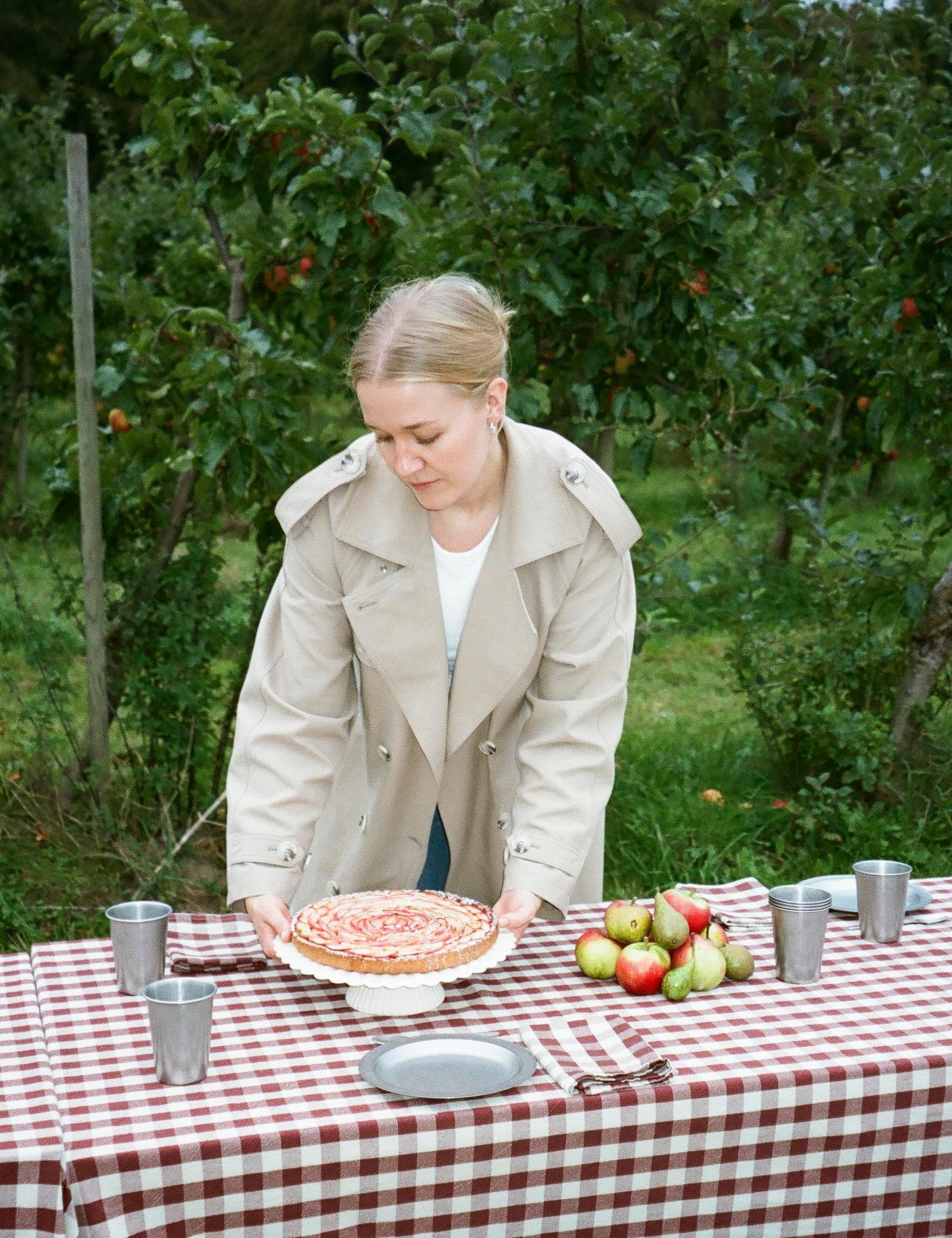 Around the table with Klaras Table