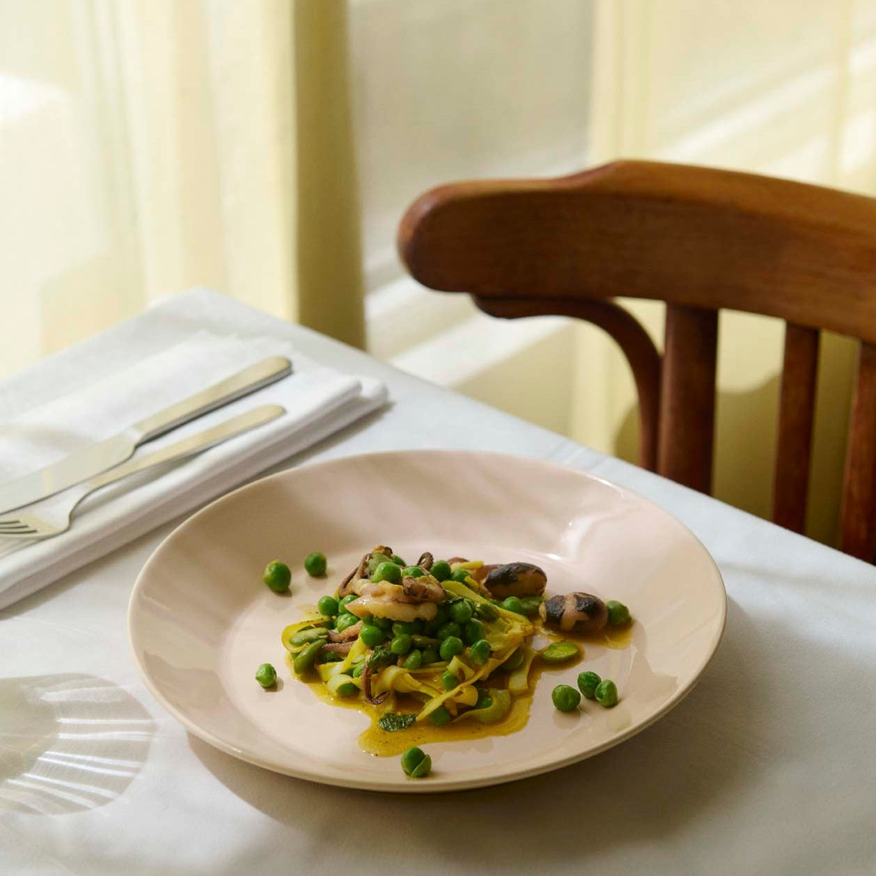 Memphis Dinner Plates