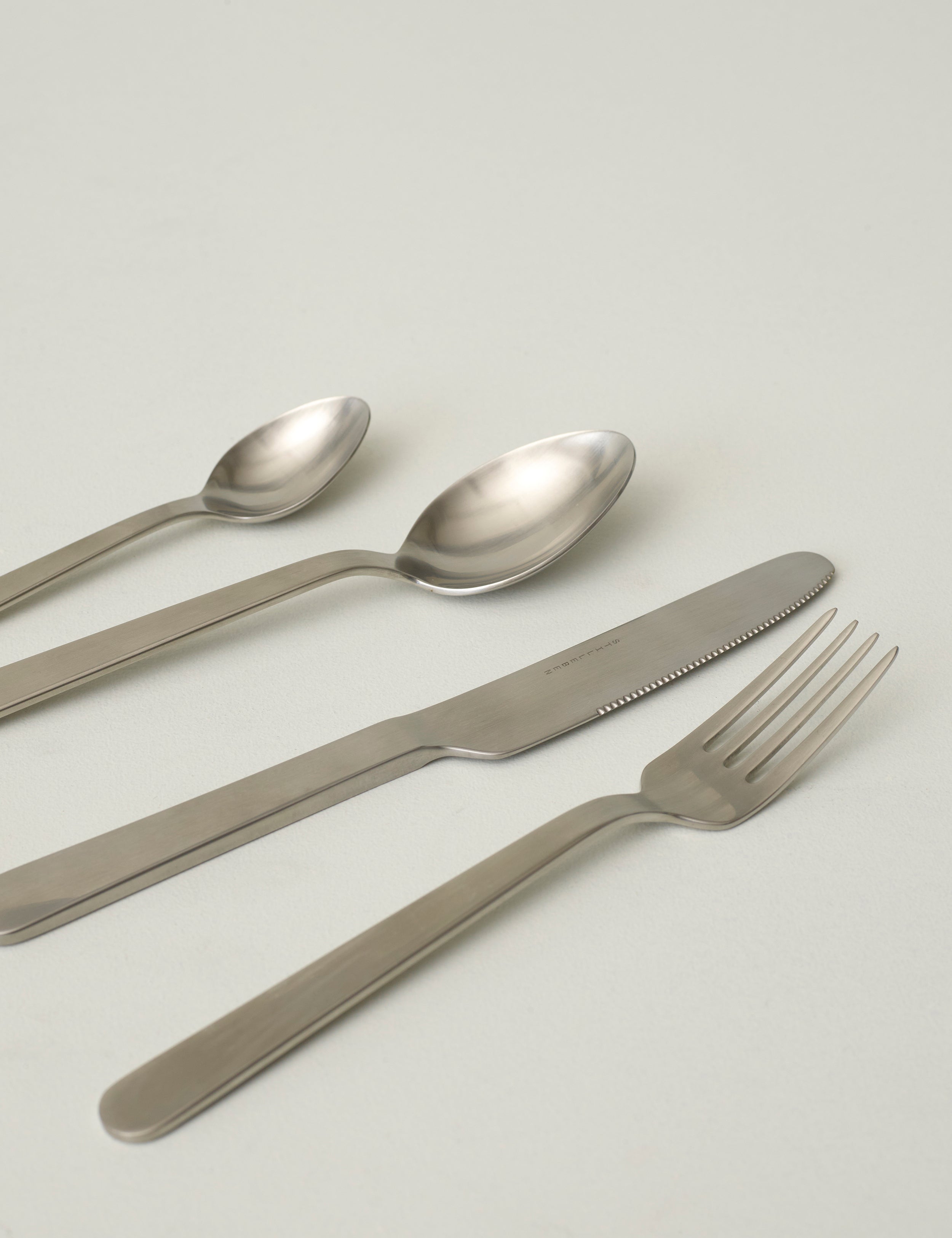 Stilleben Alma Cutlery - 4 pieces Cutlery Matte Finish