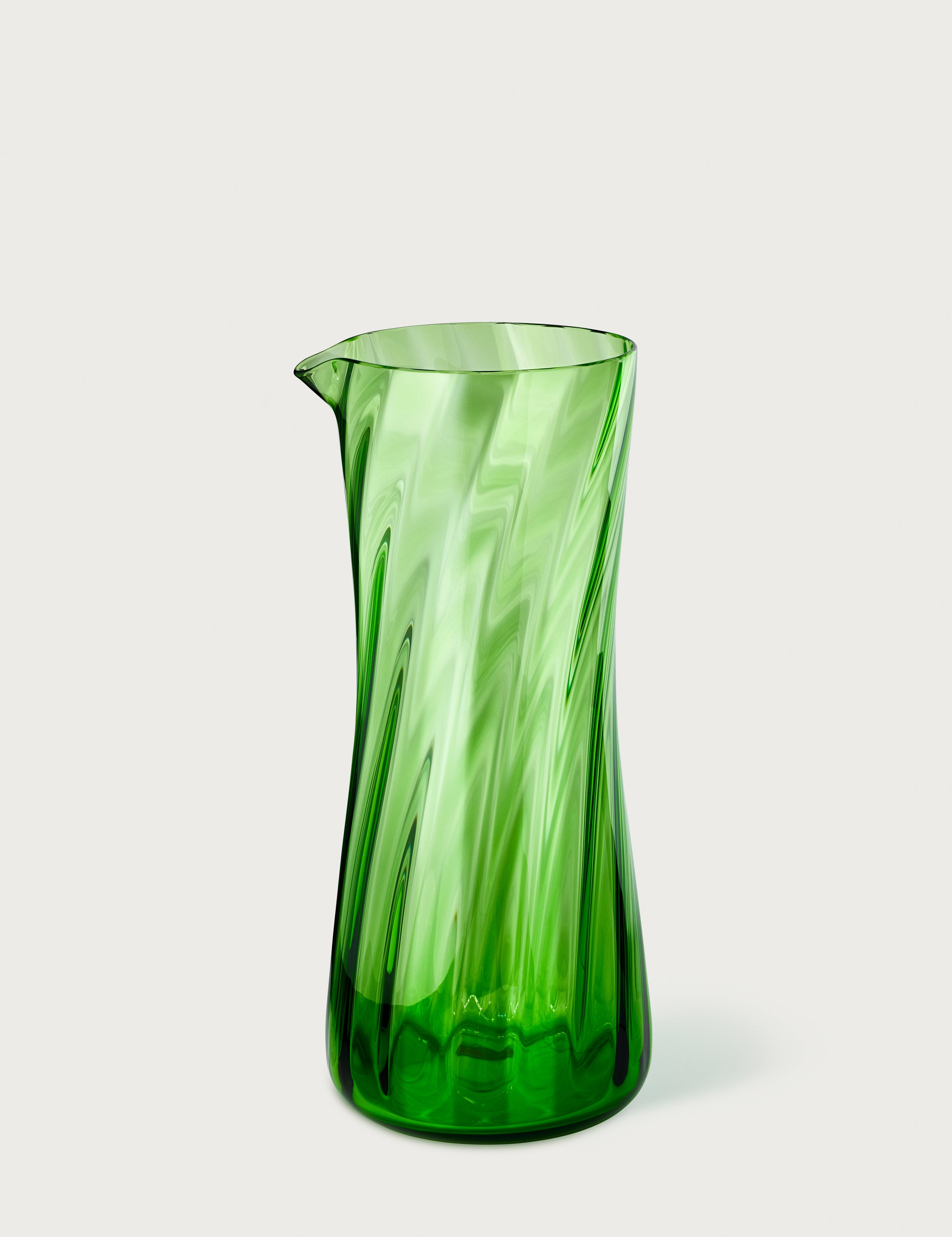 Stilleben Concave Carafe⼁Swirl Carafe Vintage Green