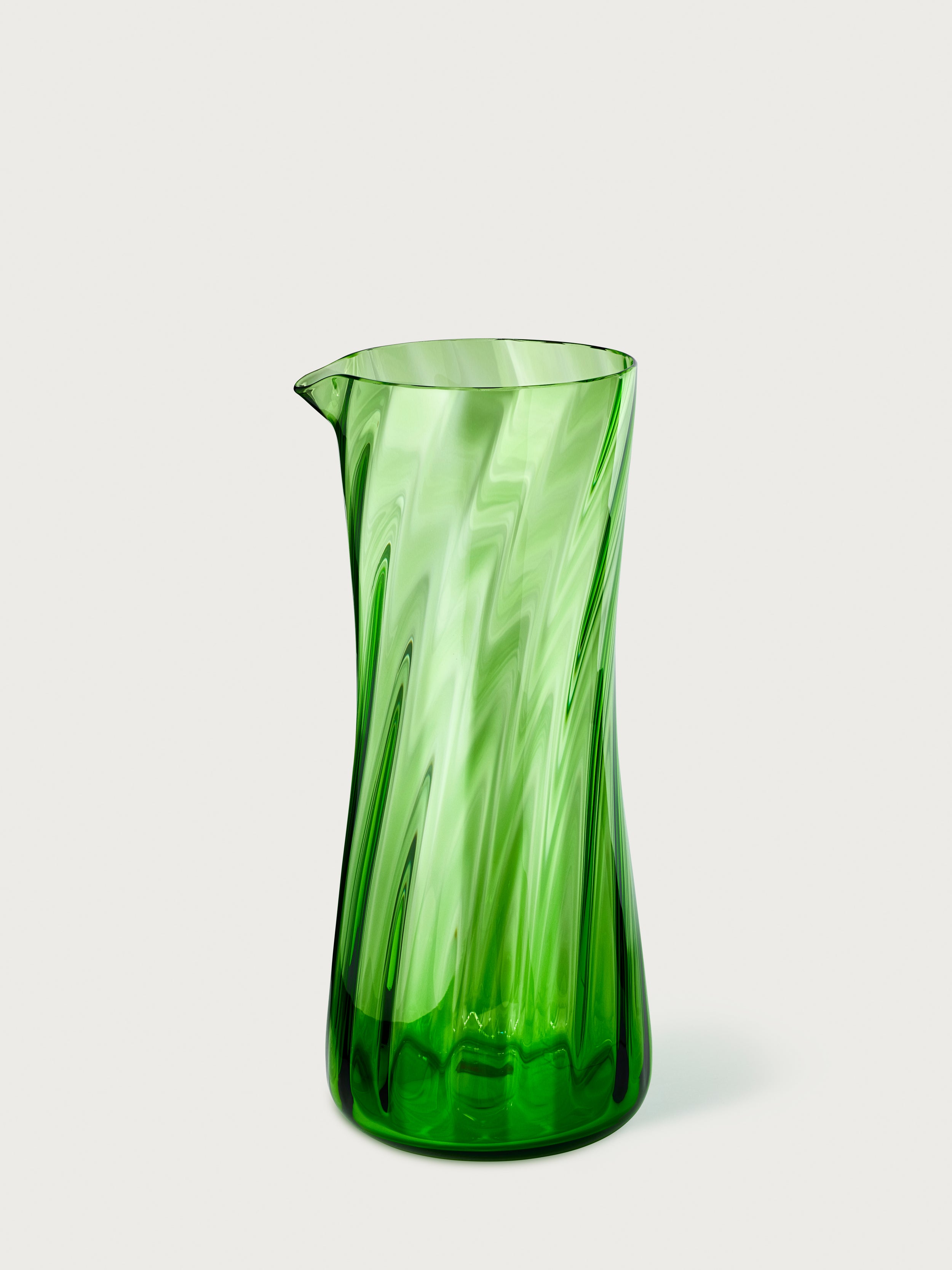 Stilleben Concave Carafe⼁Swirl Carafe Vintage Green
