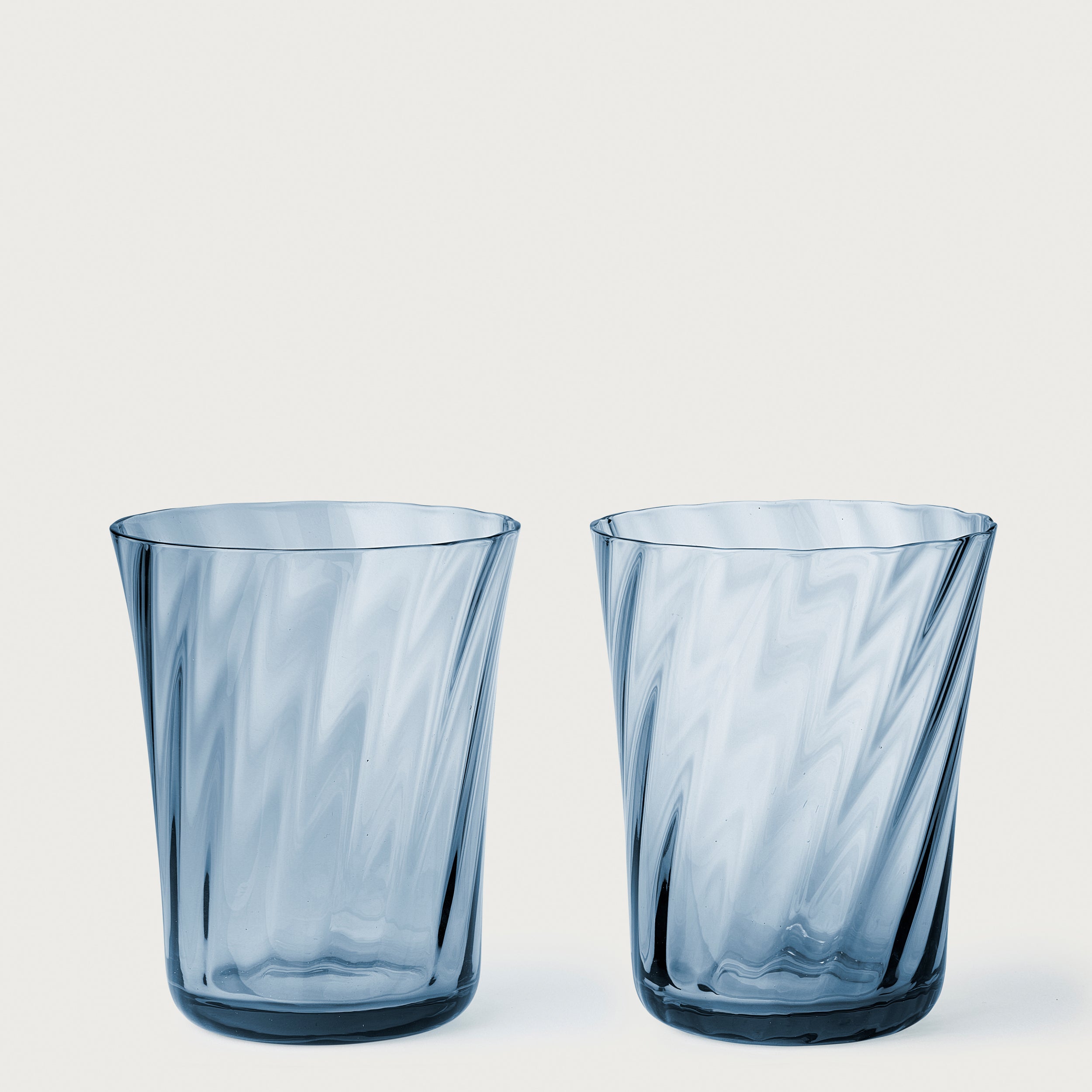 Stilleben Concave Glass - Box of 2⼁Swirl Glass Atlantic Blue