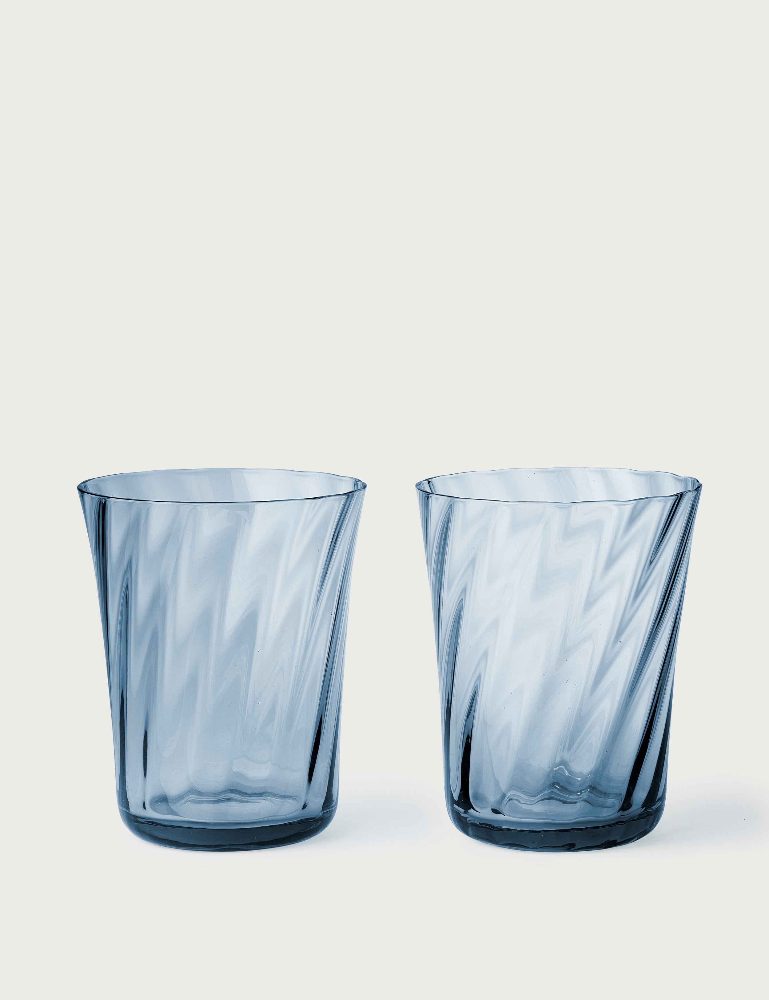 Stilleben Concave Glass - Box of 2⼁Swirl Glass Atlantic Blue