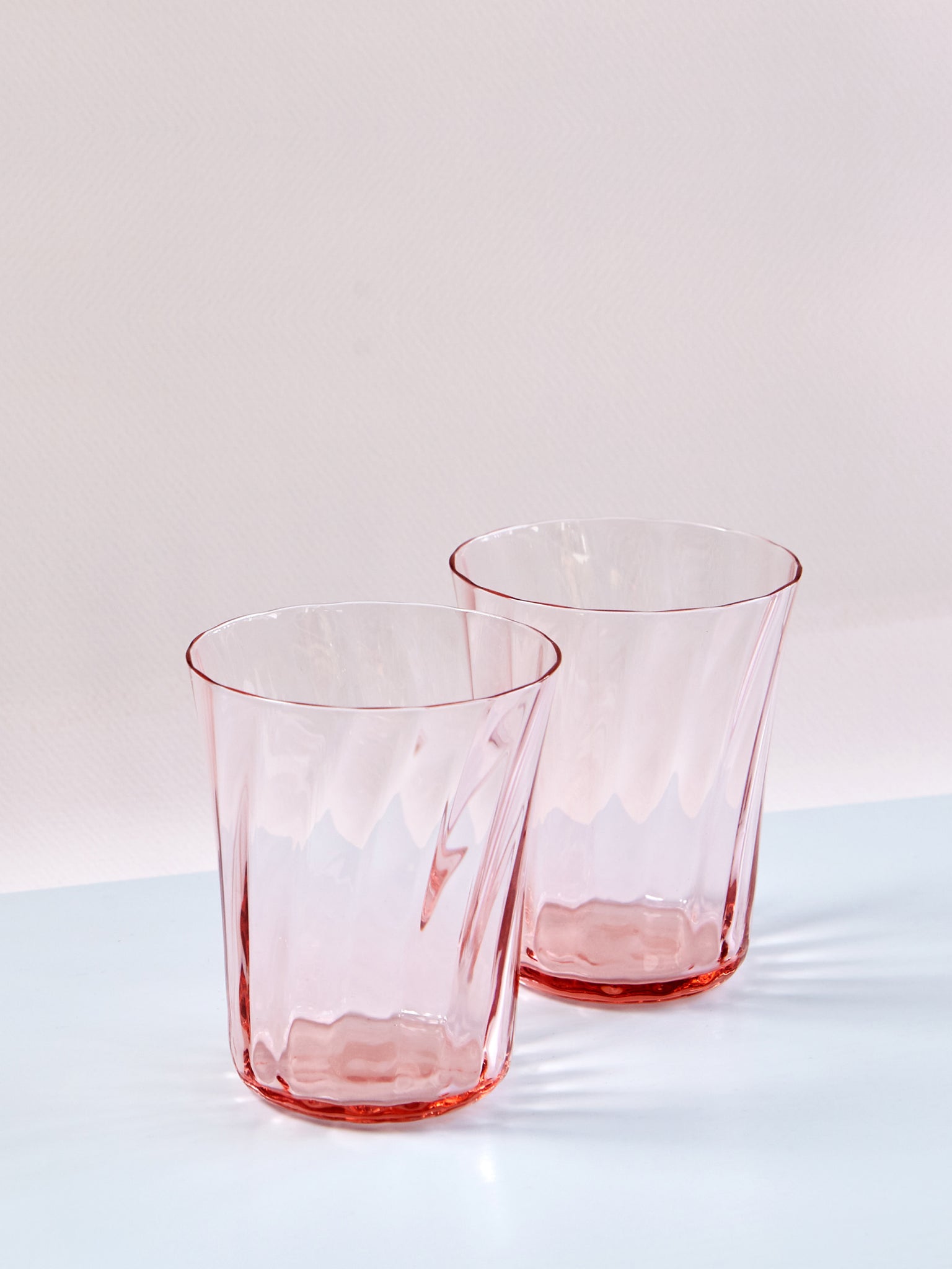 Stilleben Concave Glass - Box of 2⼁Swirl Glass Rose