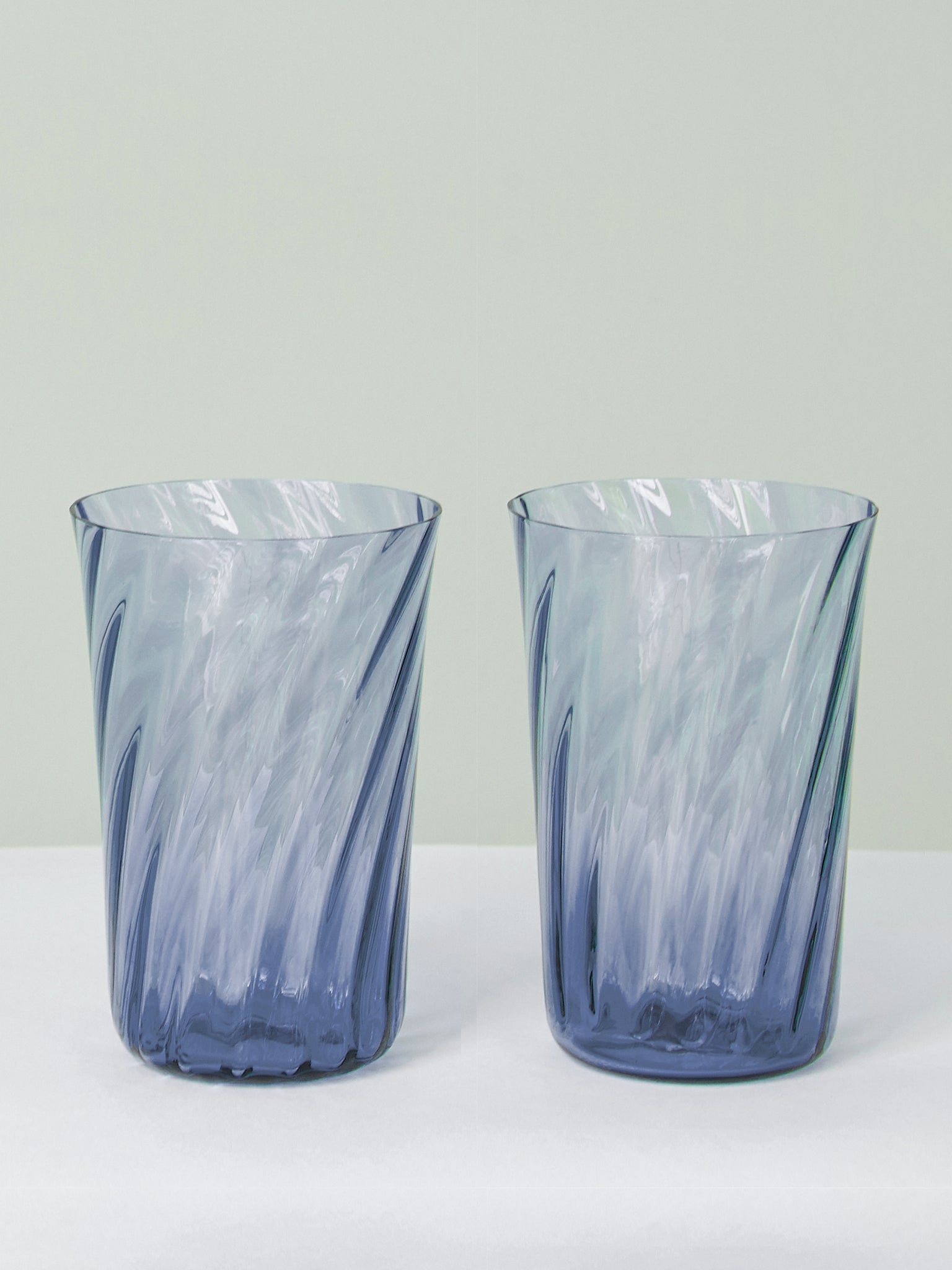 Stilleben Concave Glass High - Box of 2⼁Swirl Glass Atlantic Blue