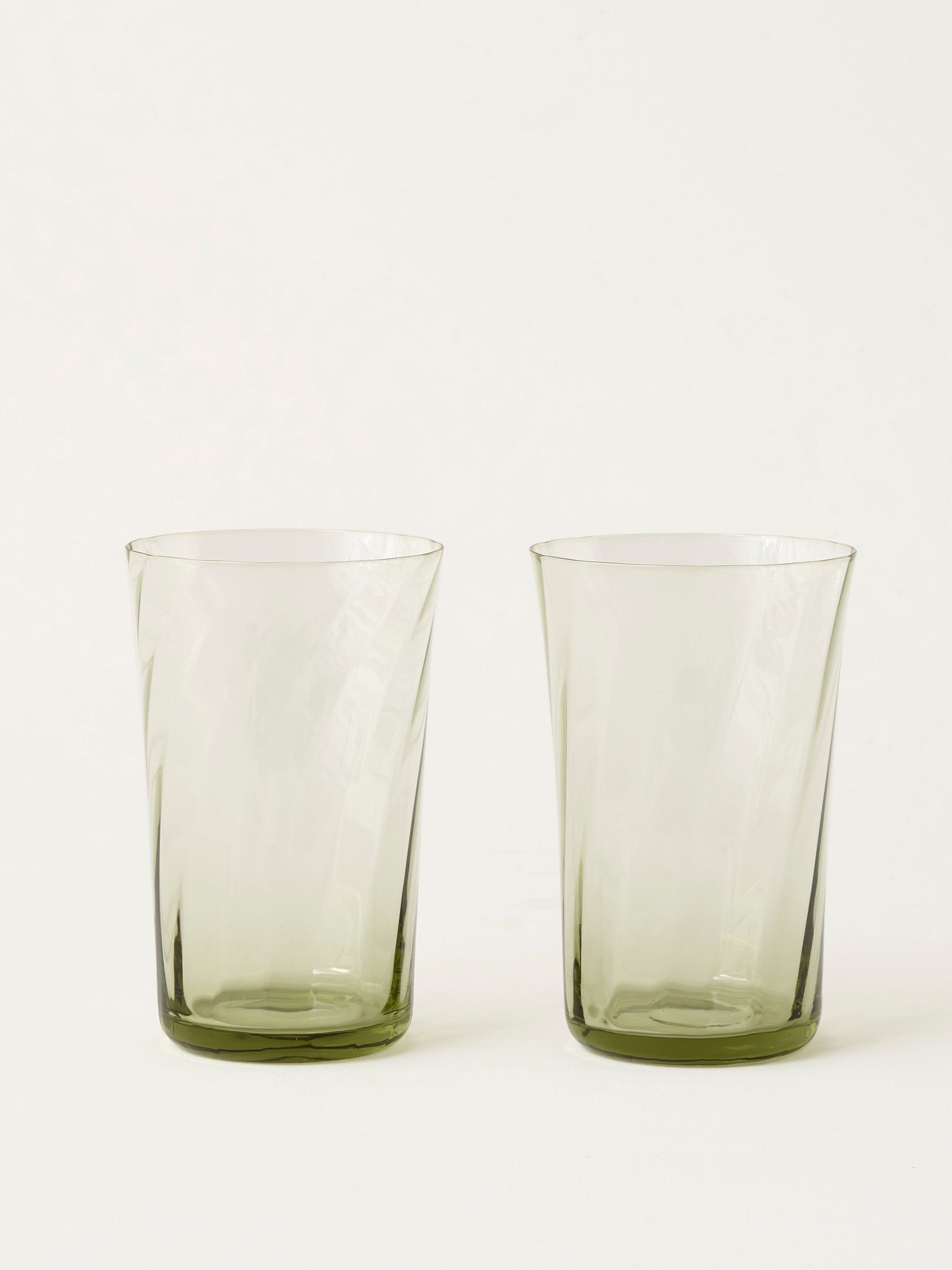 Stilleben Concave Glass High - Box of 2⼁Swirl Glass Moss Green