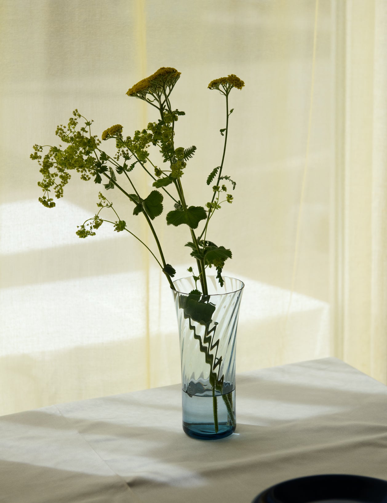 Stilleben Concave Vase - 18 cm⼁Swirl Vase Atlantic Blue