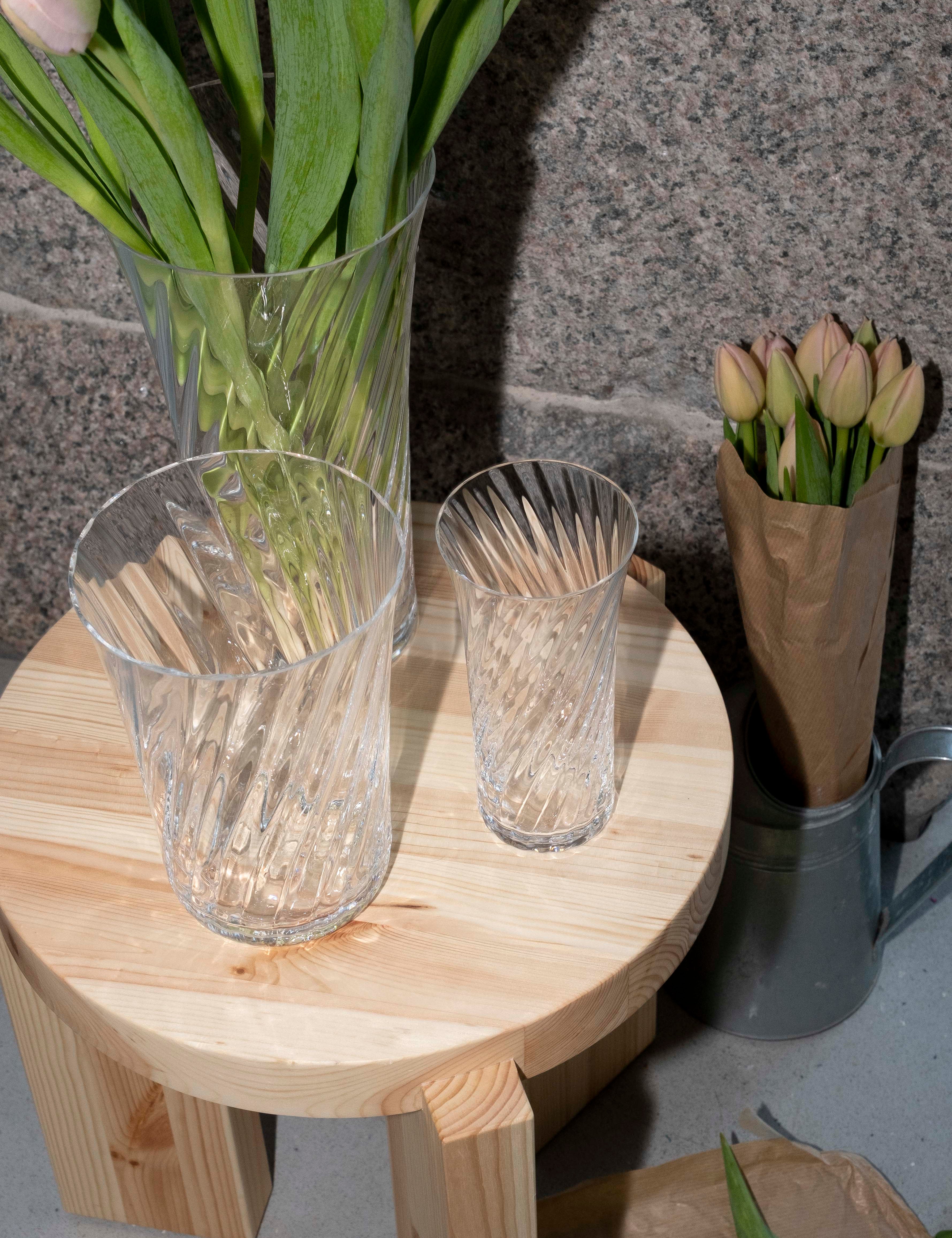 Stilleben Concave Vase - 18 cm⼁Swirl Vase Clear