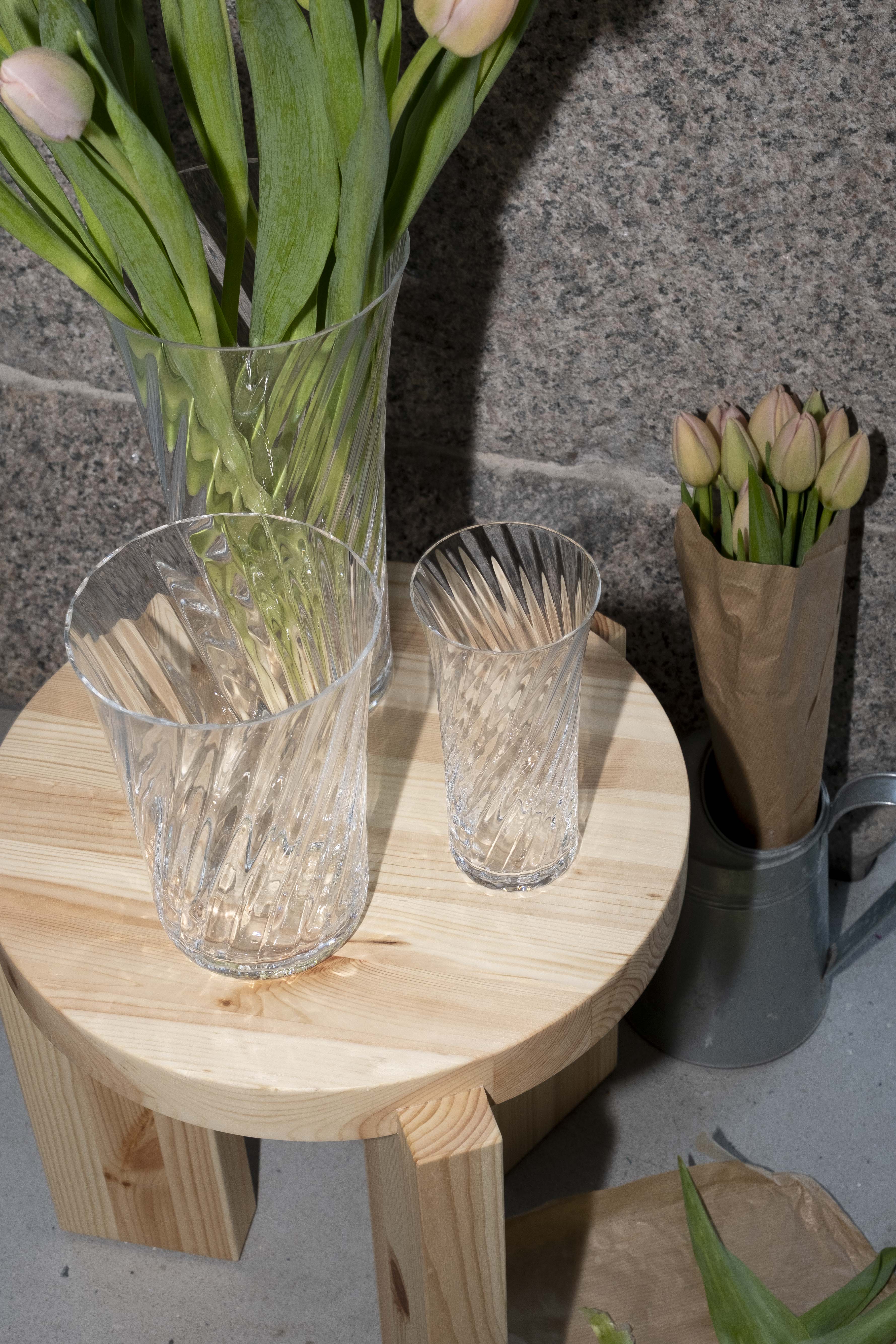 Stilleben Concave Vase - 18 cm⼁Swirl Vase Clear