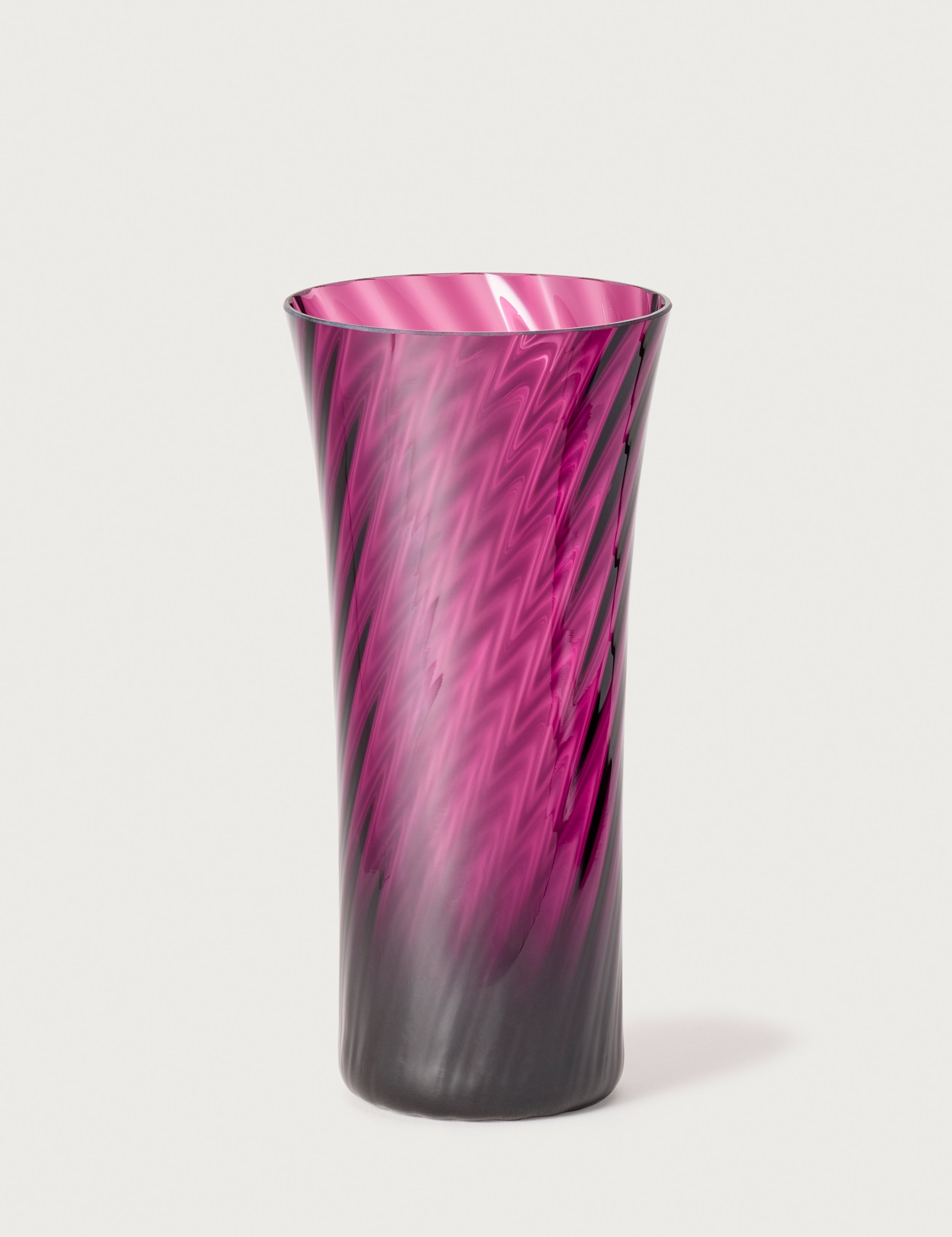 Stilleben Concave Vase - 18 cm⼁Swirl Vase Violet
