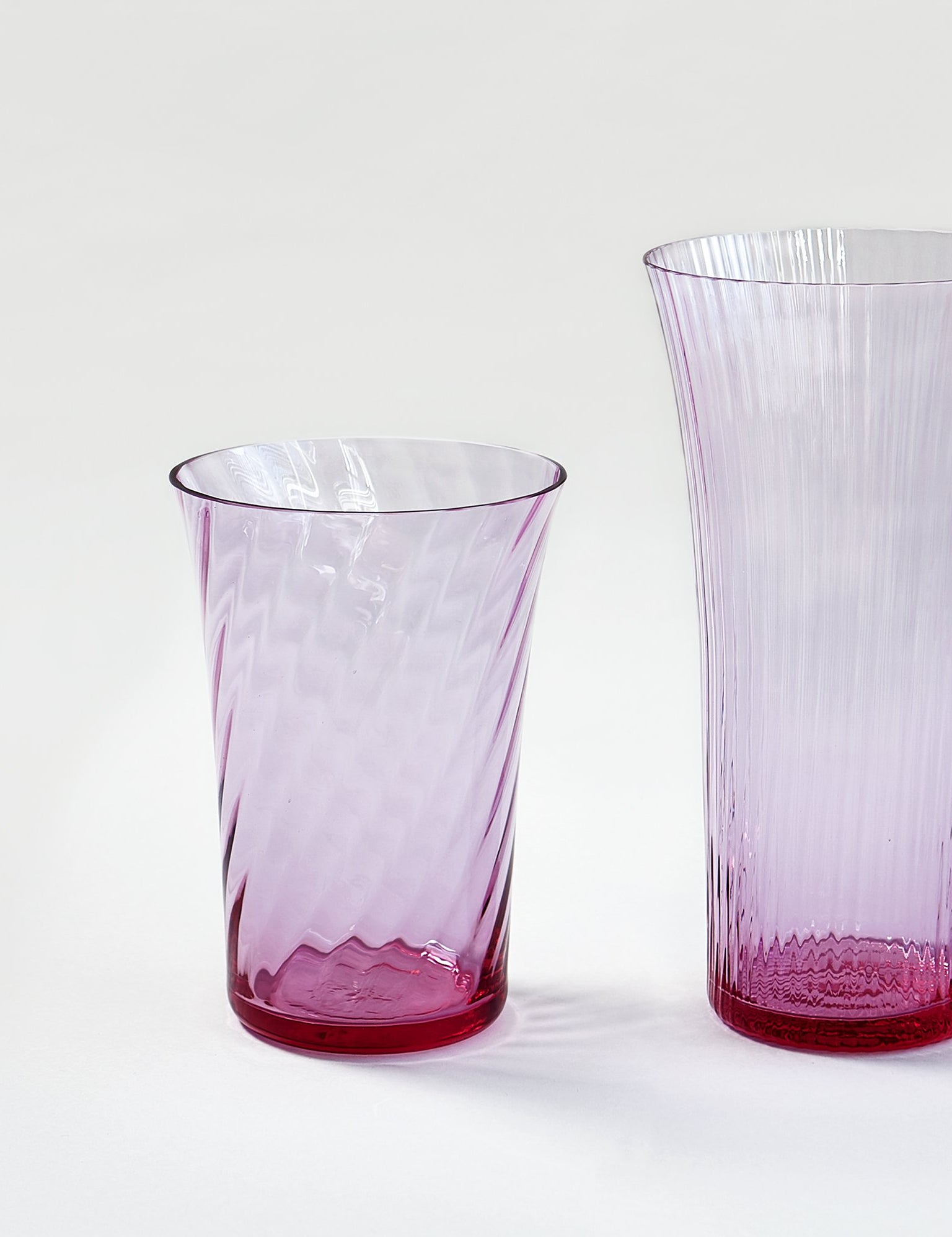 Stilleben Concave Vase - 20 cm⼁Fan Vase Neo Purple