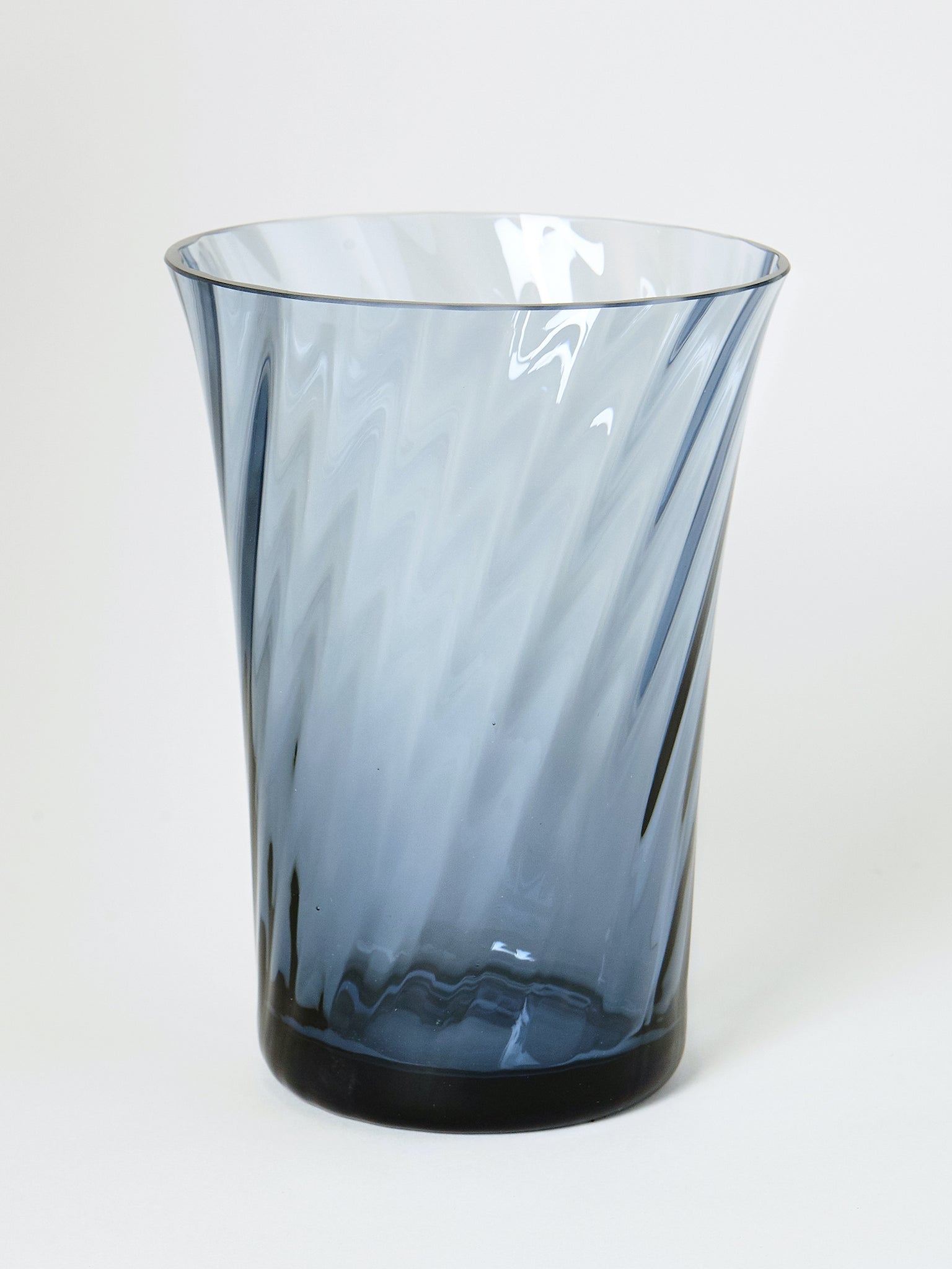 Stilleben Concave Vase - 20 cm⼁Swirl Vase Atlantic Blue