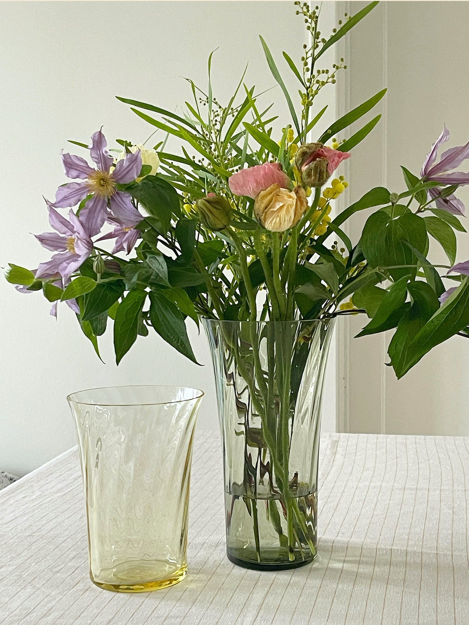 Stilleben Concave Vase - 20 cm⼁Swirl Vase Citrin