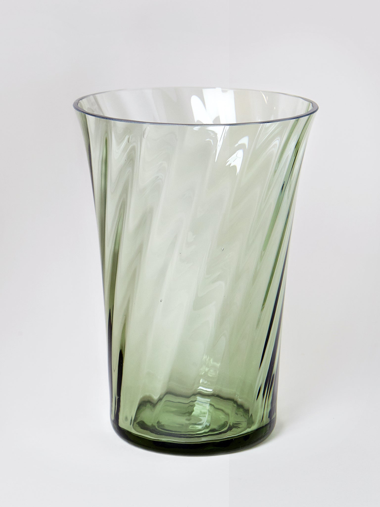 Stilleben Concave Vase - 20 cm⼁Swirl Vase Moss Green