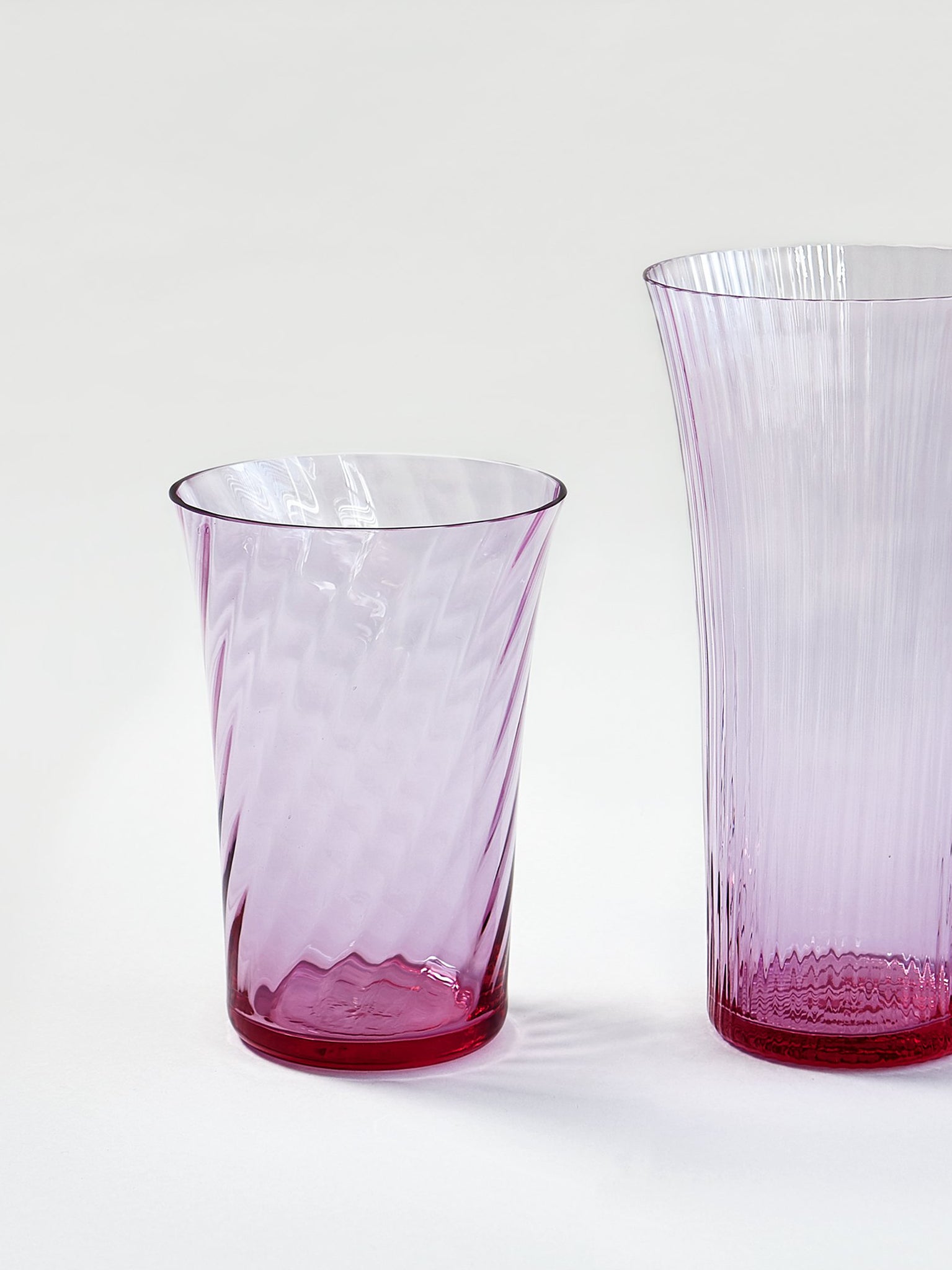Stilleben Concave Vase - 20 cm⼁Swirl Vase Neo Purple