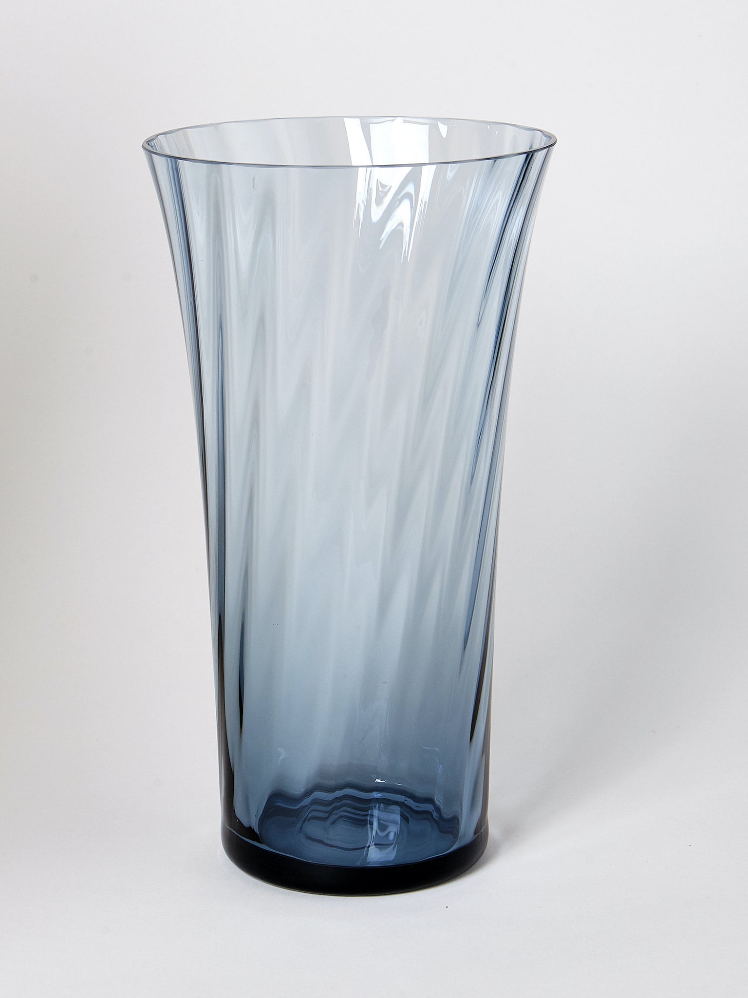 Stilleben Concave Vase - 28 cm⼁Swirl Vase Atlantic Blue