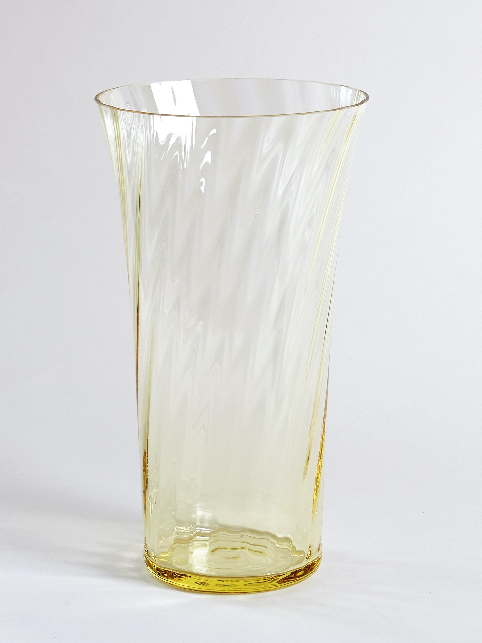 Stilleben Concave Vase - 28 cm⼁Swirl Vase Citrin