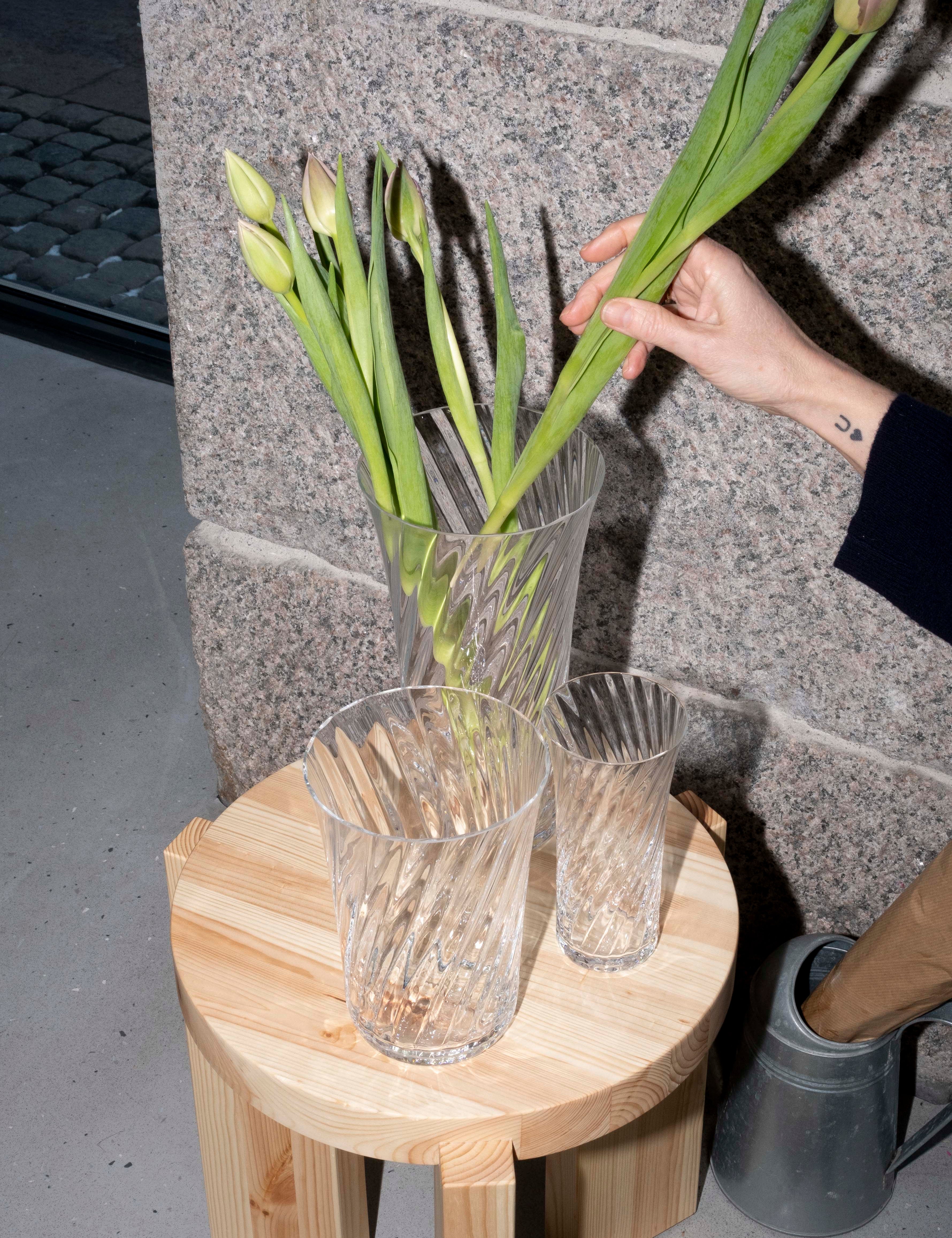Stilleben Concave Vase - 28 cm⼁Swirl Vase Clear