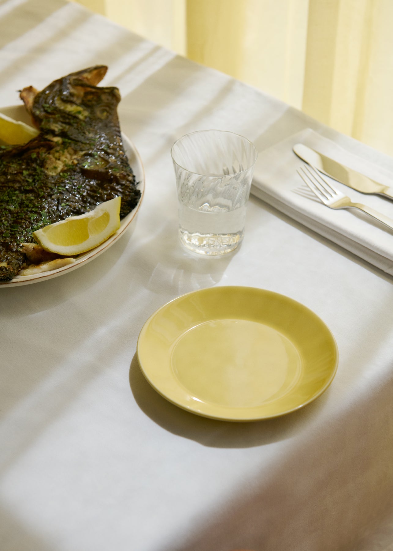 Stilleben Memphis Mini Plate Plate Yellow