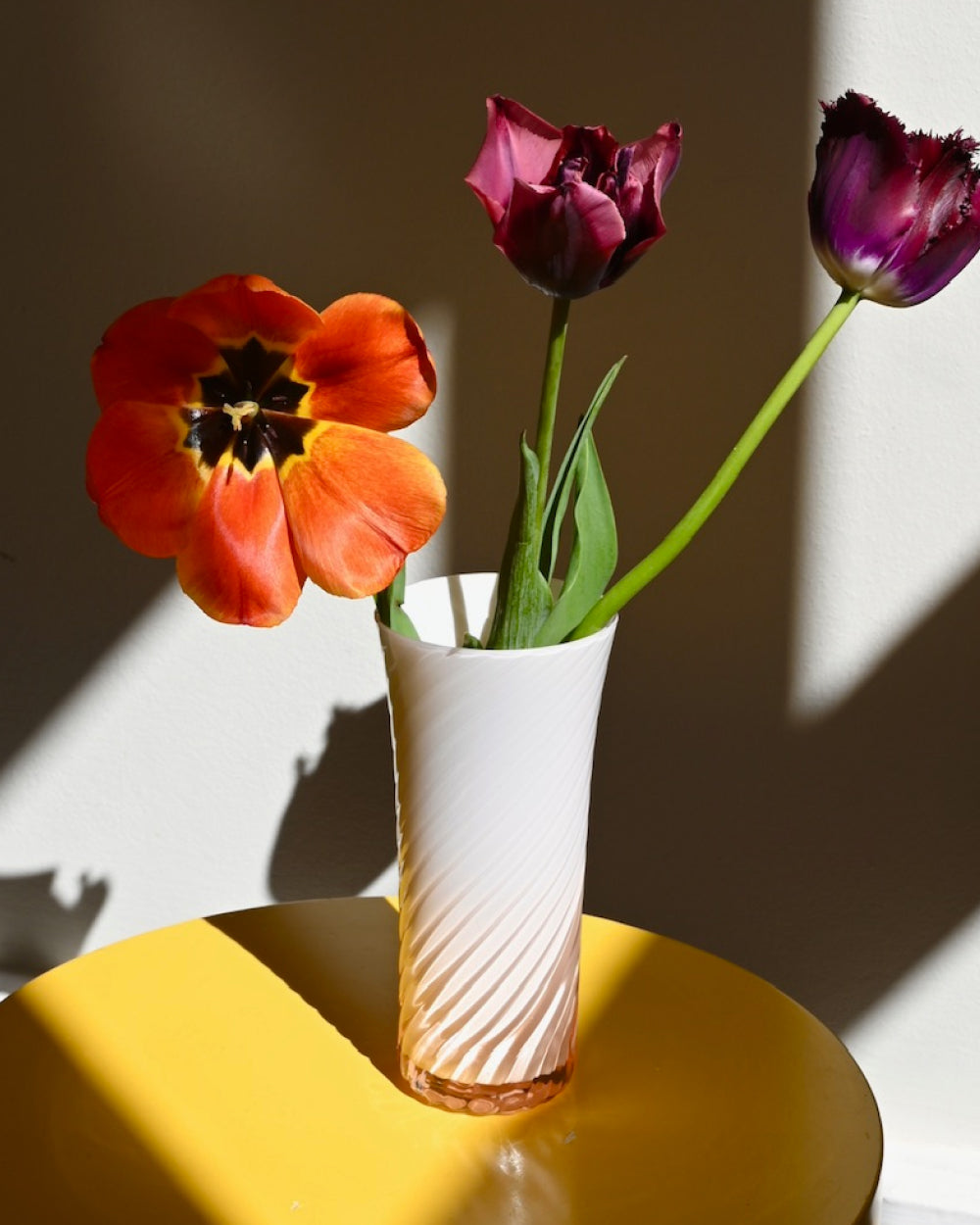 STILLEBEN-HEADER-ROSE-VASE-MOBILE.jpg